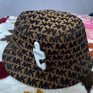 Michael kors bucket hat